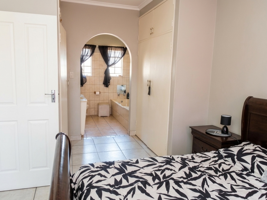 3 Bedroom Property for Sale in Protea Park North West